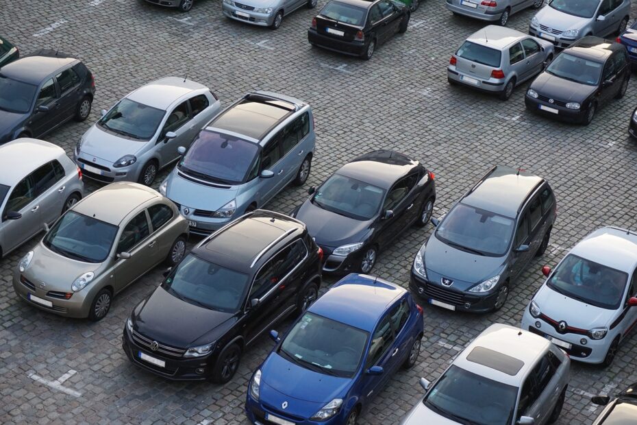 Jak wybrać parking przy lotnisku?