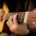 Jak przewozić instrumenty muzyczne w samolocie?